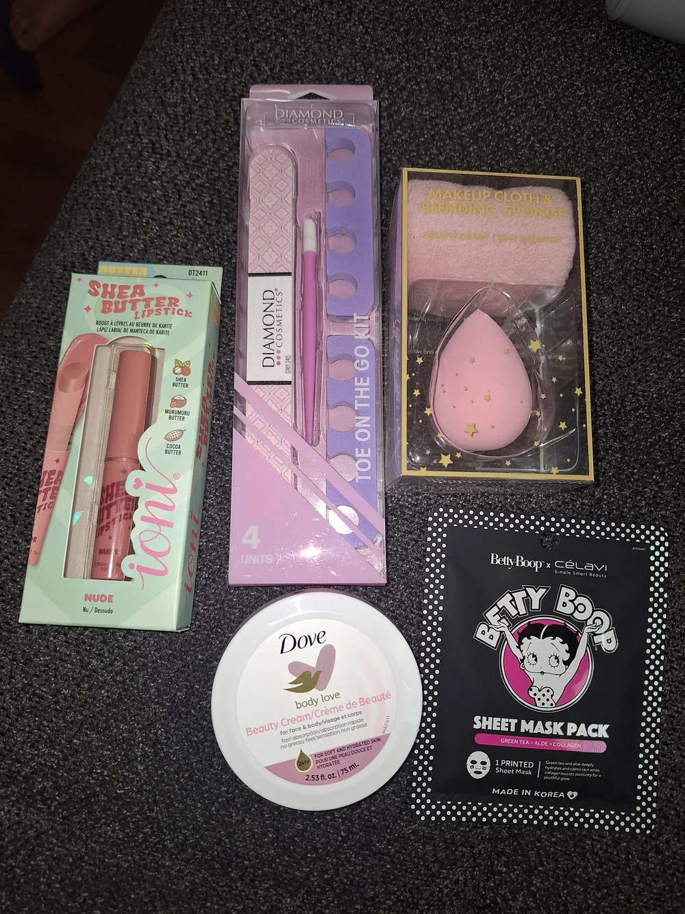 Beauty Bundle - Picture 1 of 6